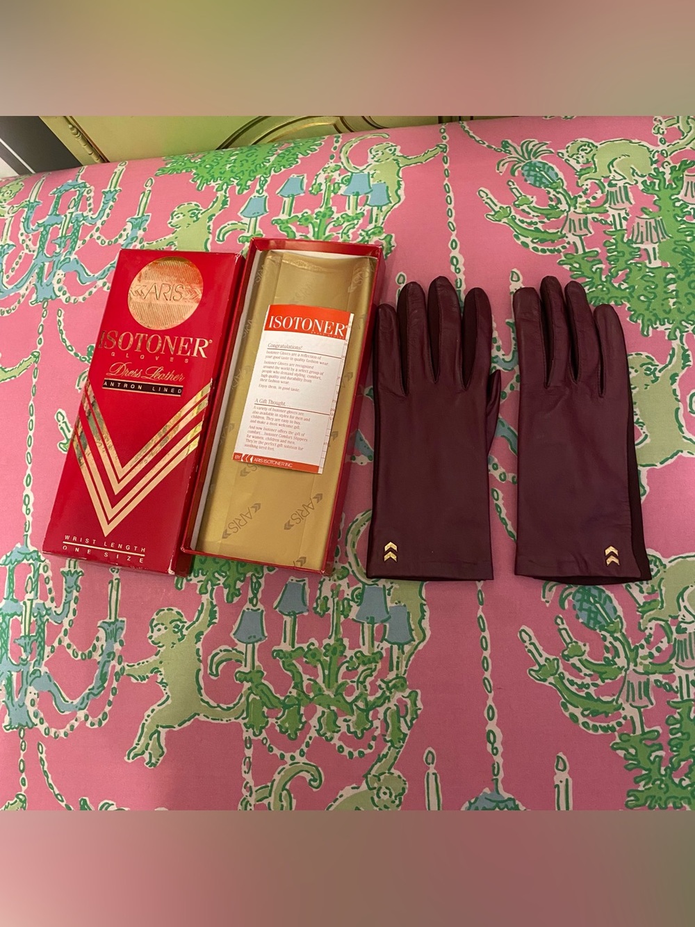Aris by Isotoner wine red Stretch antron lined wrist length dress Leather Glove